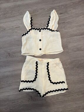 Love to be loved Cream 100% cotton Two-Piece high rise Shorts Set Sz 6 k4